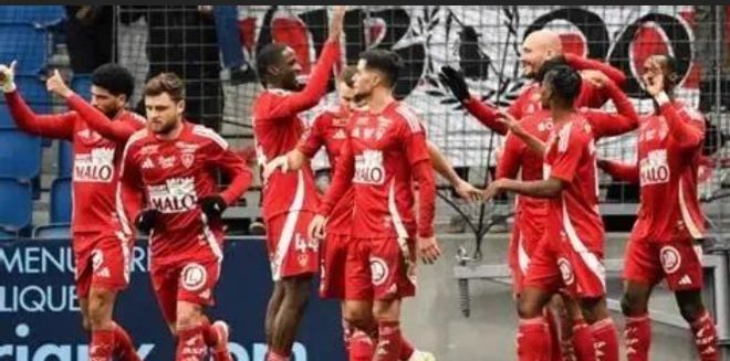 法甲今夜走向成谜；洛杉矶湖人防线松动；目标明确；团队化学反应显著 