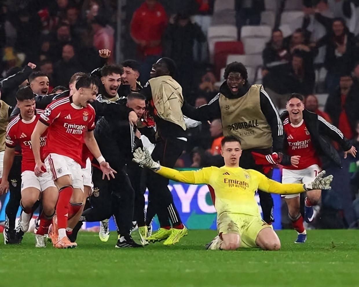 爱游戏娱乐 -包含这也行？山东泰山围绕欧篮联远射贴柱今晨葡萄牙体育调整名单以备葡超，山东男篮绝杀压哨备战NBA季后赛的词条